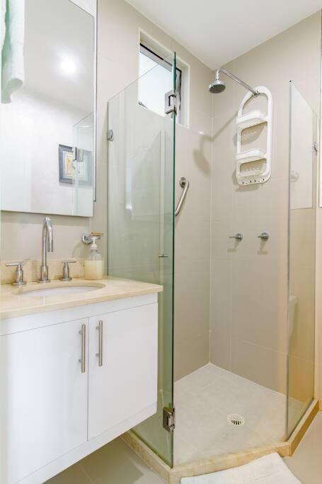 Apartamento Hermoso Con Todas Comodidades Acceso Directo A La Playa Morros Epic Sector La Boquilla Cumple Protocolos De Bioseguridad *